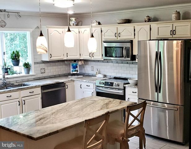 101 DENOW RD, Lawrence, NJ 08648
