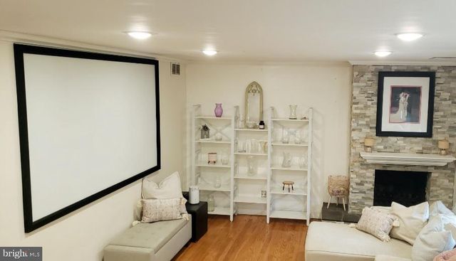 101 DENOW RD, Lawrence, NJ 08648