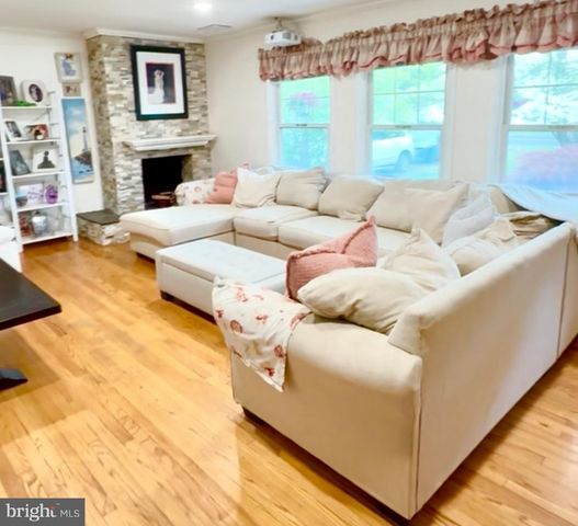 101 DENOW RD, Lawrence, NJ 08648