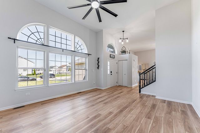 2057 W Helen Drive, Romeoville, IL 60446