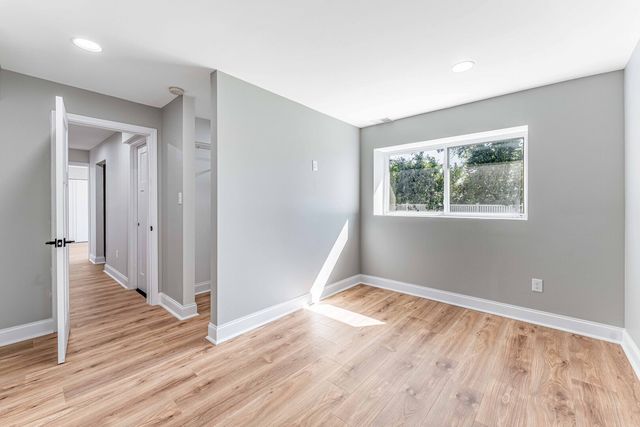 2057 W Helen Drive, Romeoville, IL 60446