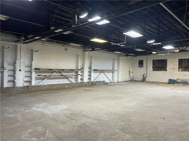 537 Lincoln Hwy, East Mckeesport, PA 15035