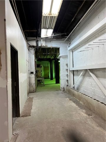 537 Lincoln Hwy, East Mckeesport, PA 15035