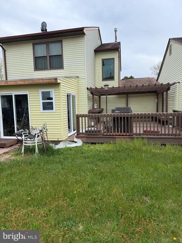 14 HARRINGTON LN, Sicklerville, NJ 08081