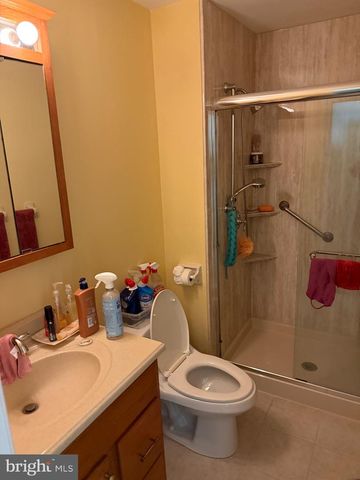 14 HARRINGTON LN, Sicklerville, NJ 08081