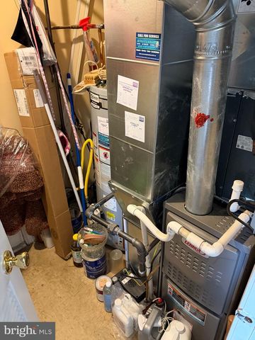 14 HARRINGTON LN, Sicklerville, NJ 08081