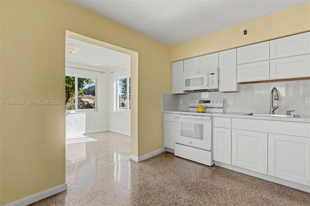 616 NW 3rd Ct, Hallandale Beach, FL 33009