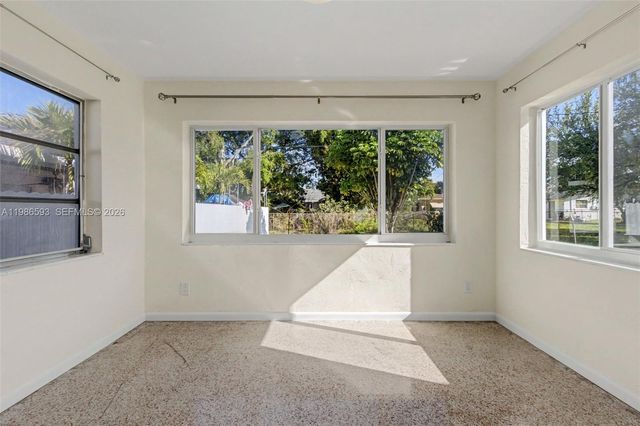 616 NW 3rd Ct, Hallandale Beach, FL 33009