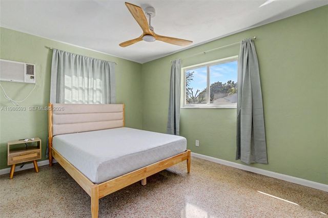 616 NW 3rd Ct, Hallandale Beach, FL 33009