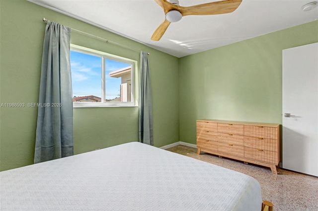 616 NW 3rd Ct, Hallandale Beach, FL 33009