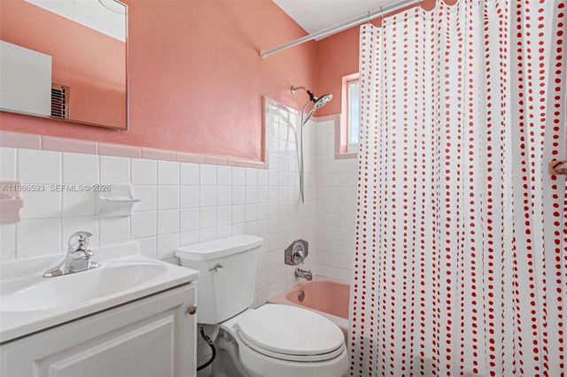 616 NW 3rd Ct, Hallandale Beach, FL 33009