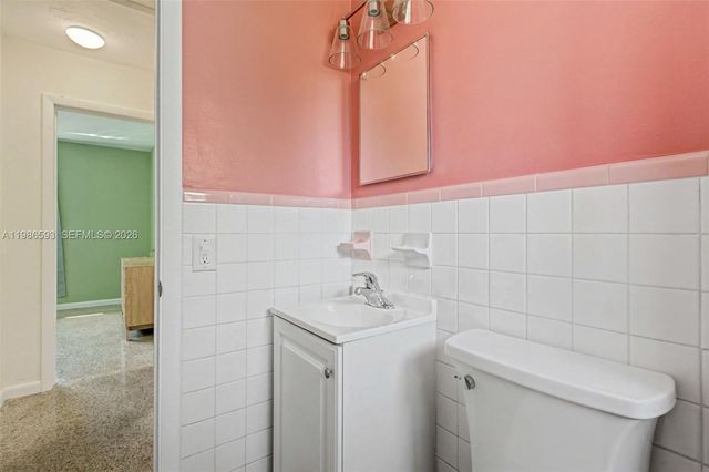 616 NW 3rd Ct, Hallandale Beach, FL 33009