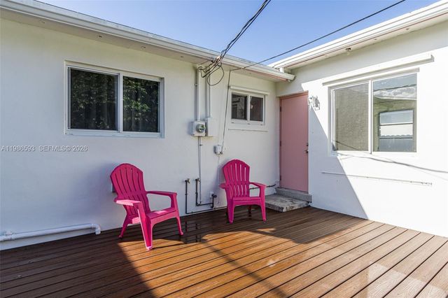 616 NW 3rd Ct, Hallandale Beach, FL 33009