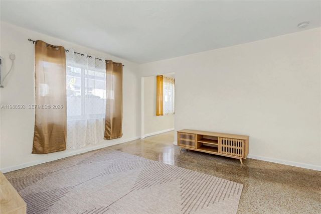 616 NW 3rd Ct, Hallandale Beach, FL 33009