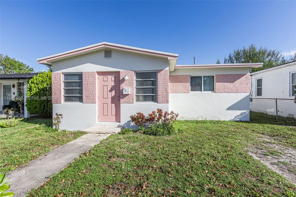 616 NW 3rd Ct, Hallandale Beach, FL 33009