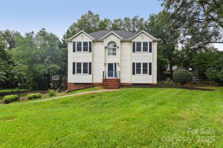 22 31st Avenue Court NE, Hickory, NC 28601