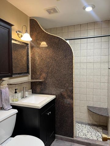 725 S Silverbrook DRIVE, West Bend, WI 53095