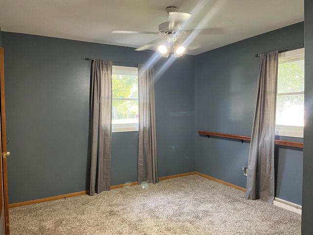 725 S Silverbrook DRIVE, West Bend, WI 53095