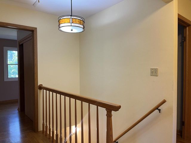 725 S Silverbrook DRIVE, West Bend, WI 53095