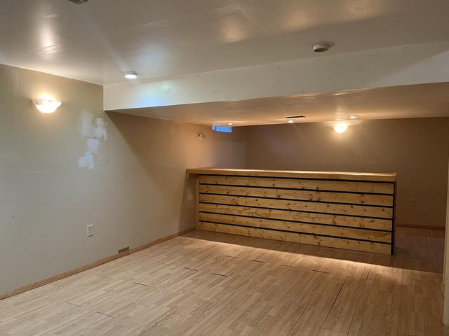 725 S Silverbrook DRIVE, West Bend, WI 53095