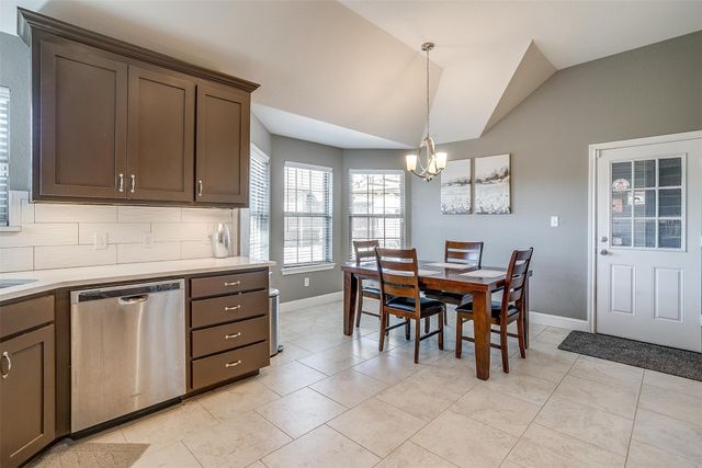 2004 Hill Crest Court, Weatherford, TX 76086