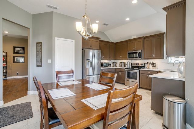 2004 Hill Crest Court, Weatherford, TX 76086