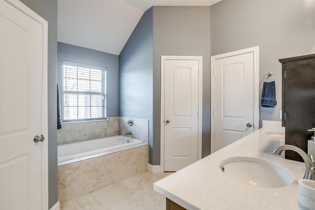 2004 Hill Crest Court, Weatherford, TX 76086