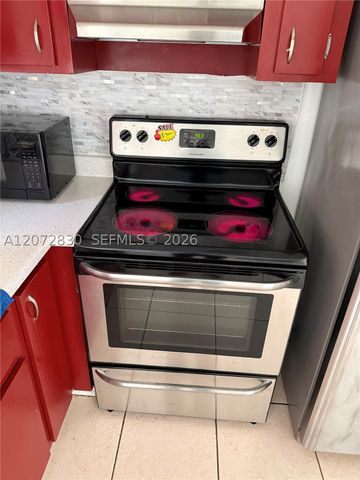 2826 Van Buren St 18, Hollywood, FL 33020
