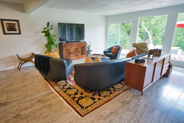 201 Southern Oaks Drive, Lake Jackson, TX 77566