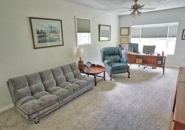 201 Southern Oaks Drive, Lake Jackson, TX 77566