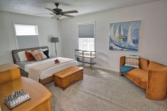 201 Southern Oaks Drive, Lake Jackson, TX 77566