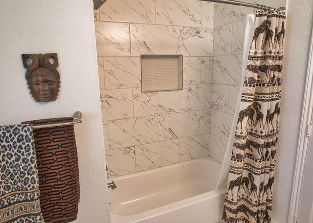 201 Southern Oaks Drive, Lake Jackson, TX 77566