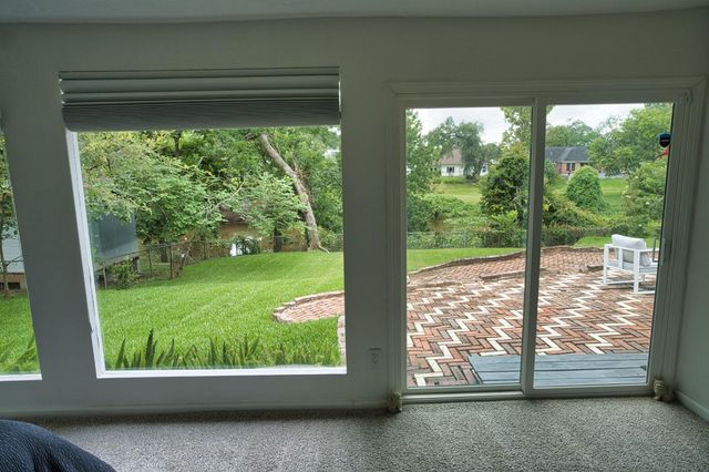 201 Southern Oaks Drive, Lake Jackson, TX 77566