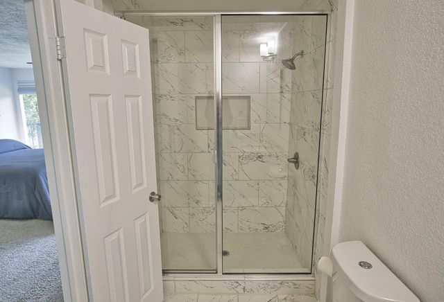 201 Southern Oaks Drive, Lake Jackson, TX 77566