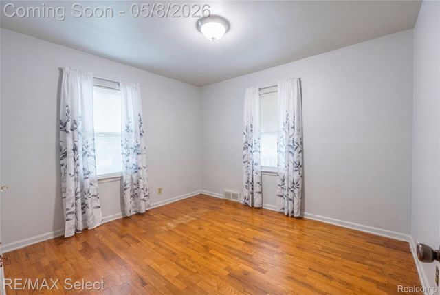 2906 Arizona Avenue, Flint, MI 48506