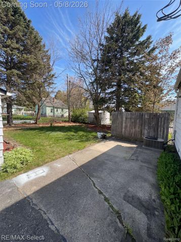 2906 Arizona Avenue, Flint, MI 48506
