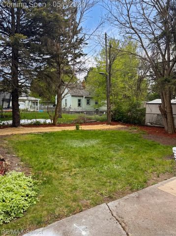 2906 Arizona Avenue, Flint, MI 48506