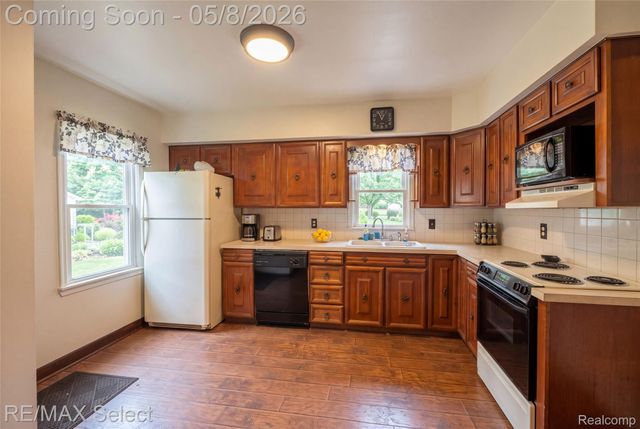 2906 Arizona Avenue, Flint, MI 48506