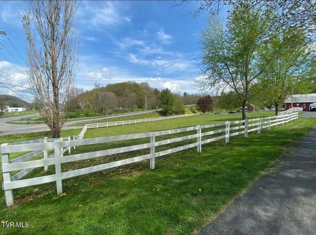 4456 Lee Highway, Marion, VA 24354