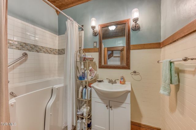 4456 Lee Highway, Marion, VA 24354