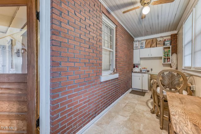 4456 Lee Highway, Marion, VA 24354