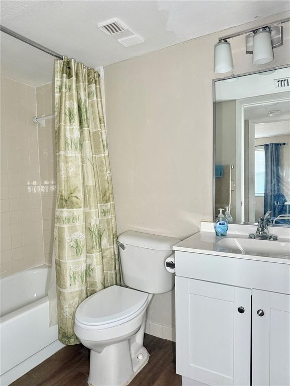 Image 15 of property listing at 5054 TERRACE CLUB LANE 101, Tampa, FL 33617