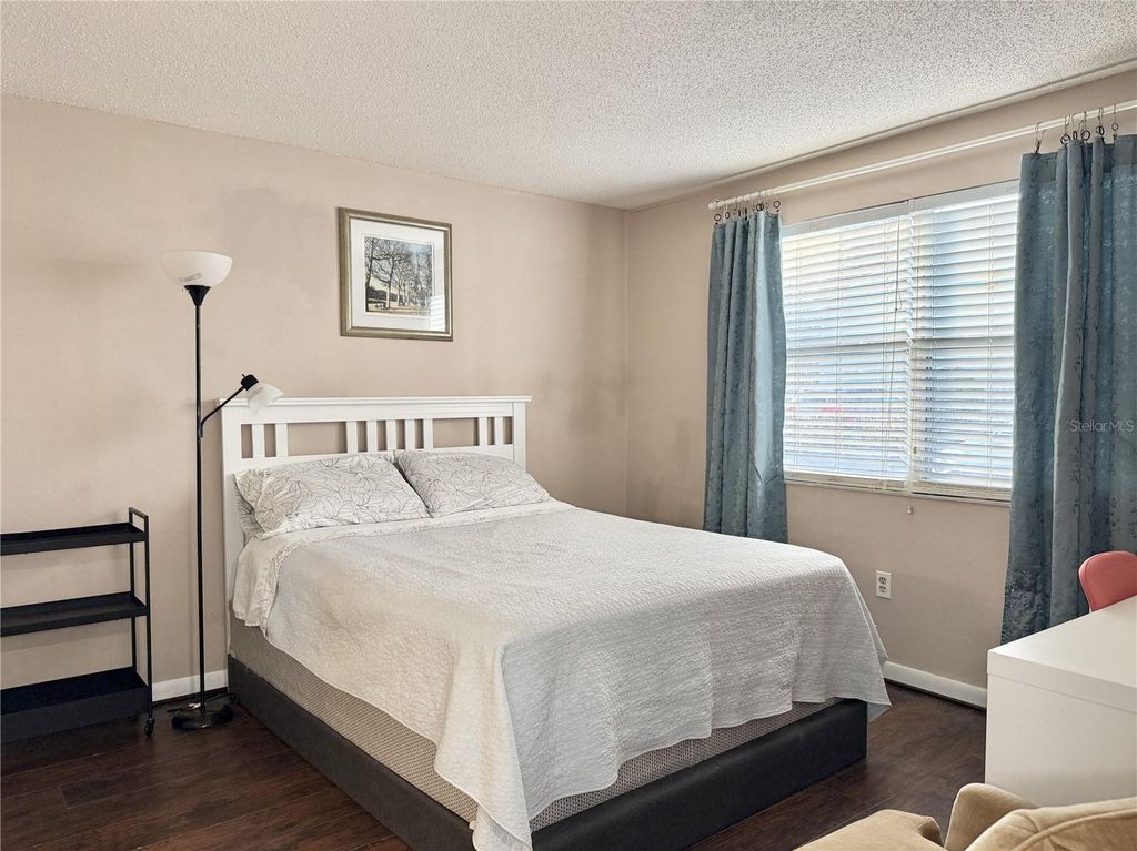 Image 10 of property listing at 5054 TERRACE CLUB LANE 101, Tampa, FL 33617