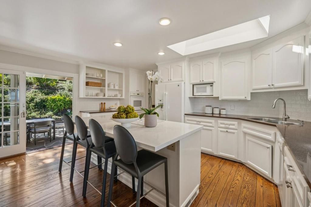 Image 16 of property listing at 199 Brookwood Road, Woodside, CA 94062