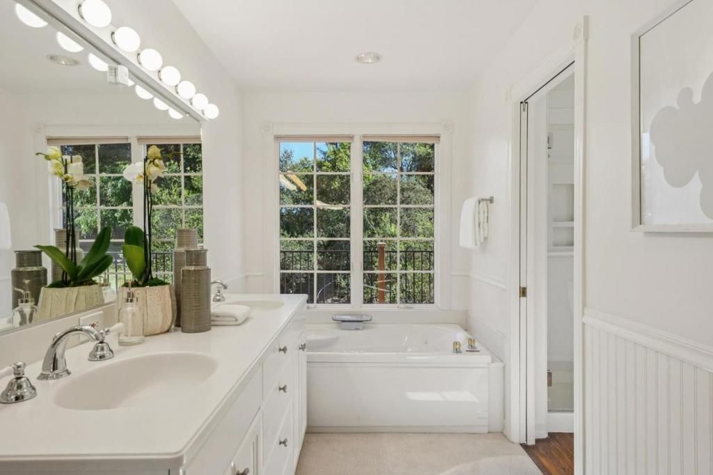 Image 20 of property listing at 199 Brookwood Road, Woodside, CA 94062