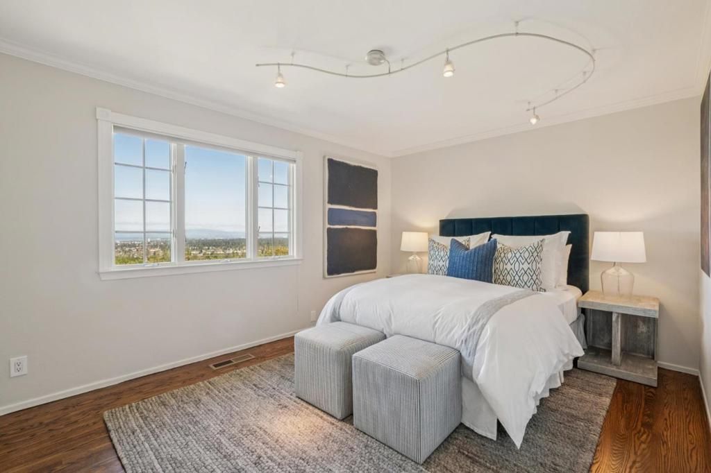Image 22 of property listing at 199 Brookwood Road, Woodside, CA 94062