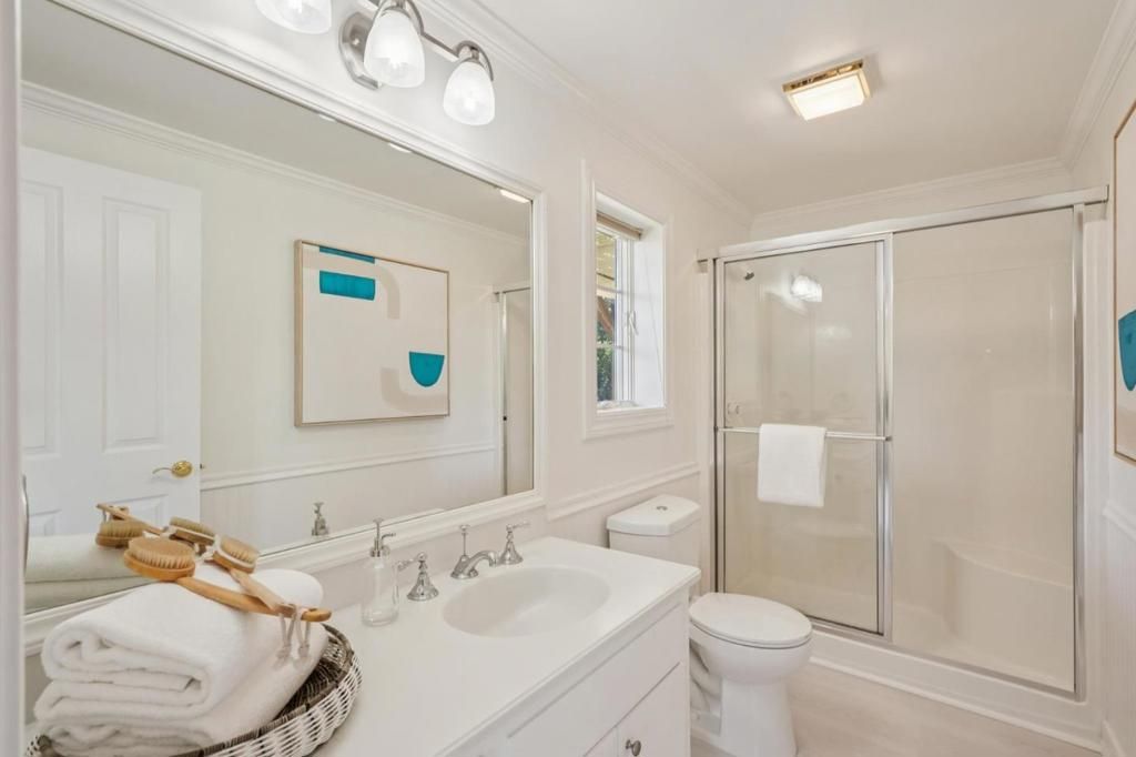 Image 25 of property listing at 199 Brookwood Road, Woodside, CA 94062