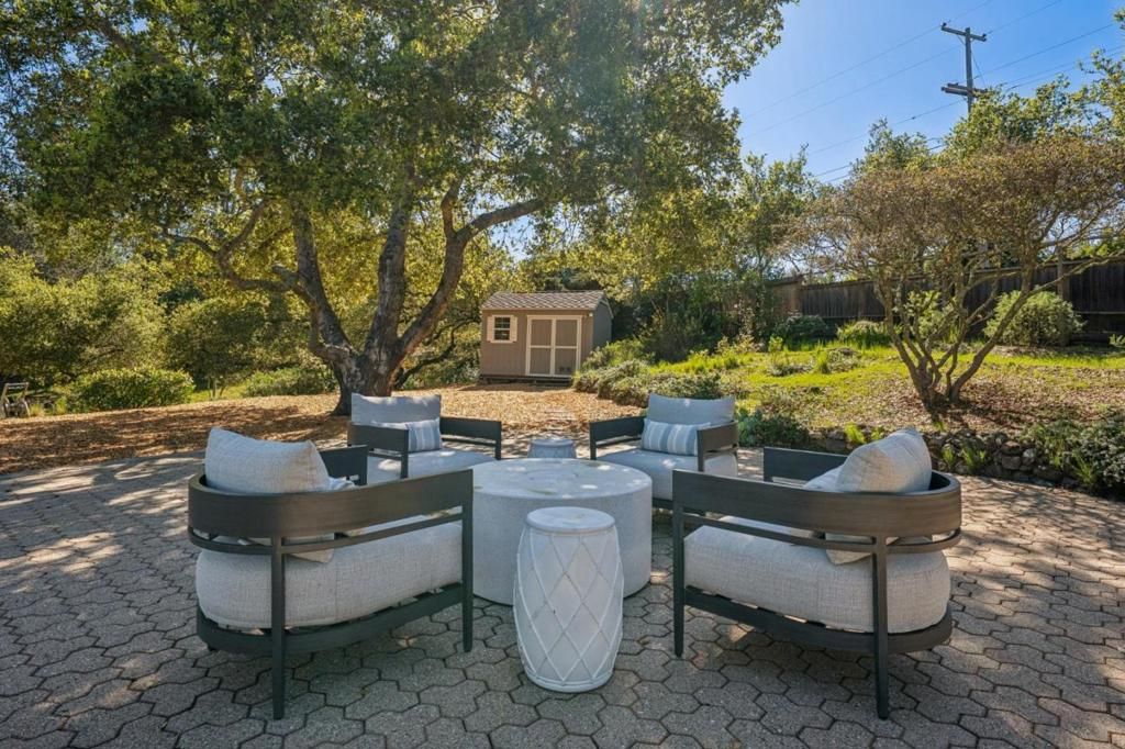 Image 31 of property listing at 199 Brookwood Road, Woodside, CA 94062
