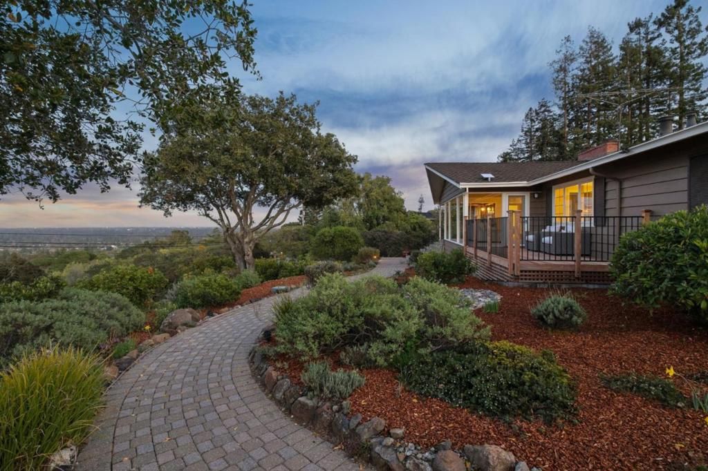 Image 34 of property listing at 199 Brookwood Road, Woodside, CA 94062