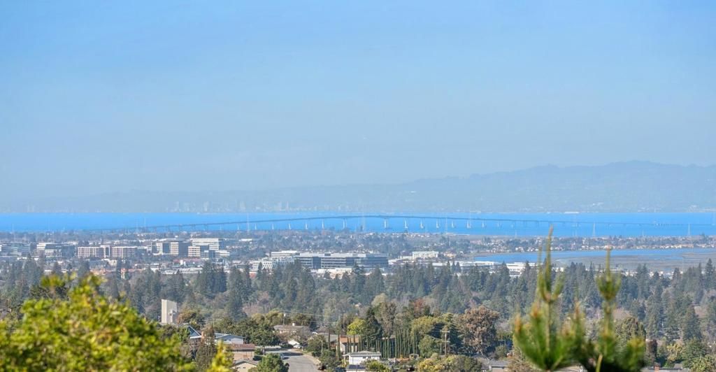 Image 8 of property listing at 199 Brookwood Road, Woodside, CA 94062